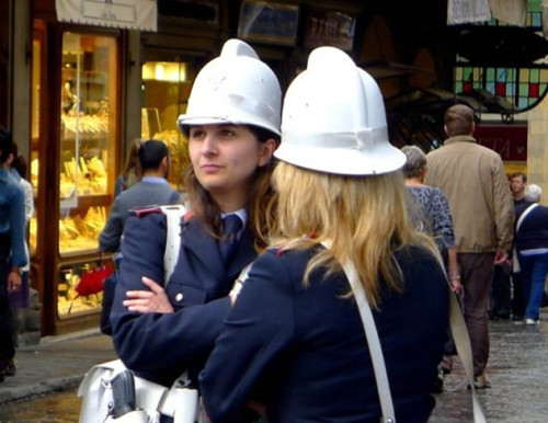 �����������߷�͵���й�Ů�οͱ���������ץ��