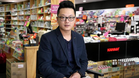 从摆货摊到零售店主澳洲华裔男子终圆“创业梦”
