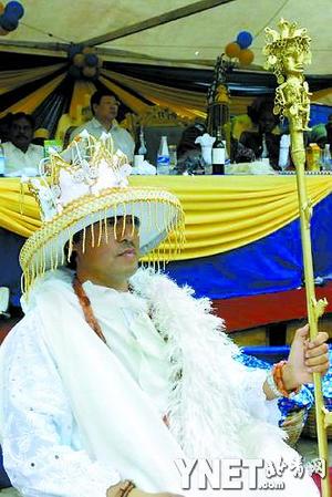 当上非洲酋长的中国人:喜欢黑人兄弟的淳朴(图)