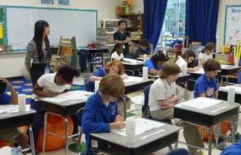 �����������ӿ���Сѧ���μ�һ����Сѧ������