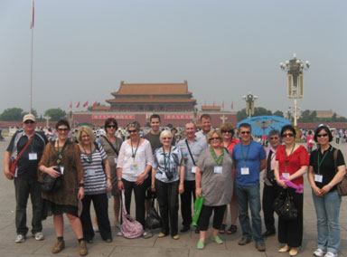 �¿�������ѧԺ��֯������У����չ���й�֮��