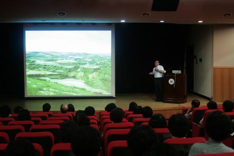 �����ұ���ѧ����ѧԺ�ٰ����ڡ��˽��й�����̳