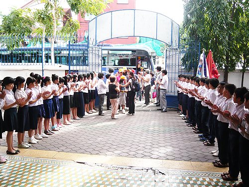 新加坡培华长老会小学毕业旅行团访金边崇正学校