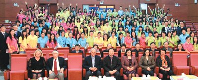 200��־Ը����۱������Դ�ѧ���봢������ѵ