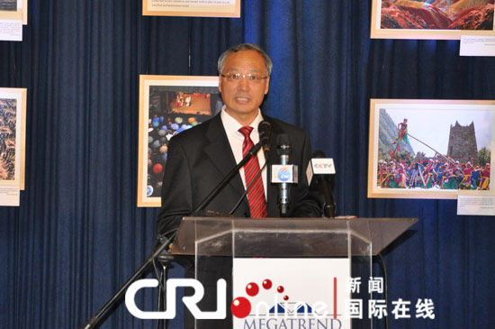 中国驻塞尔维亚大使张万学在中国文化周开幕式及中国中心成立仪式上