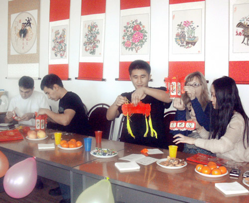 �����ɴ����������ѧ����ѧԺ�ٰ�ϲӭ��������