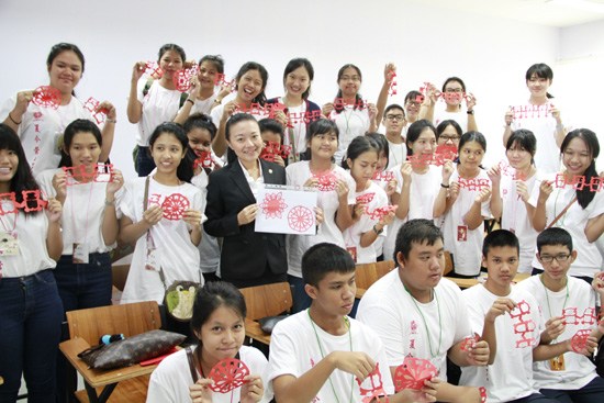 泰素攀孔子学院举办新汉语教材体验暨开放日活动