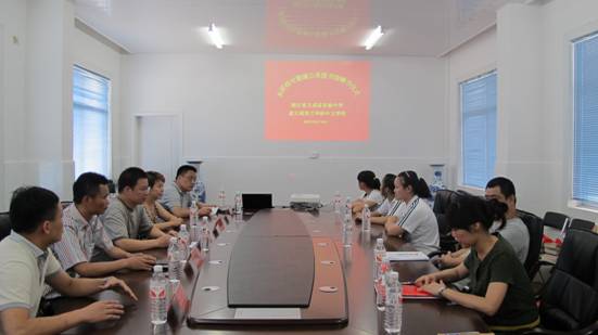 �����������������ѧУ�������ĳ�ʵ����ѧ���