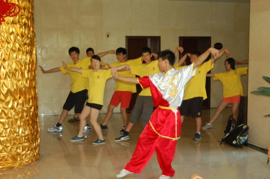 ����ӪӪԱѧ�л������й��������Խ��Ũ��