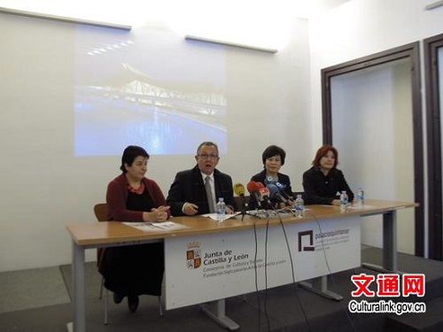 ���й�����2013��չ������������ά�Ǳ�Ļ