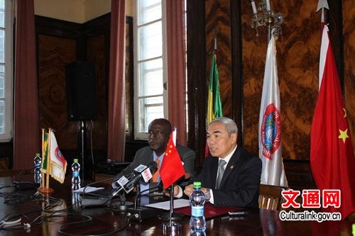 �ٺ����ƹ��й��ڰ����������衰��ʹ��ѧ��