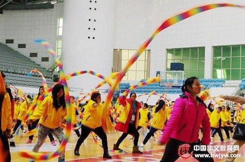 听三国故事习中国武术华裔青少年着迷中华文化