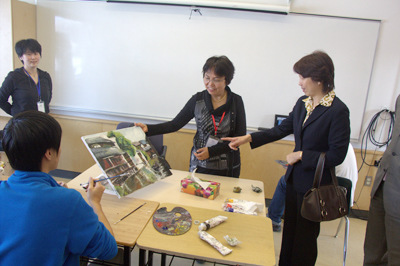 �й�פ�������������´���ǰ�߷õ��ػ���ѧУ