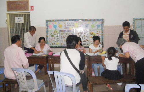 华语人才需求旺新学期柬埔寨华校招生状况喜人