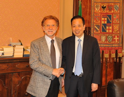 פ�������ʹ���ʲ������Ǵ�ѧ̸�����������