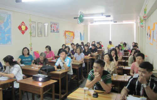 ӡ�����ӻ��Ľ�ʦ�����ٰ캺��֪ʶϵ�н���