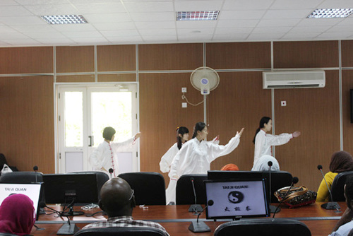 苏丹卫生部邀喀土穆大学孔子学院办太极拳培训班