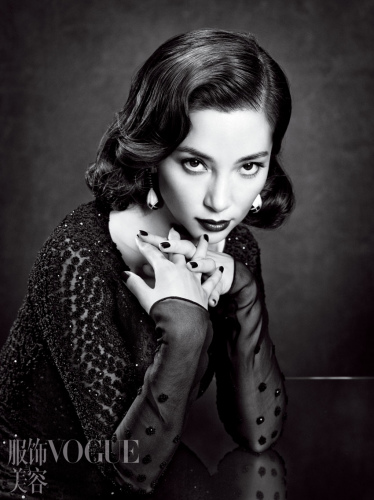 组图:李冰冰化身名伶 雍容装扮气质干练(2)