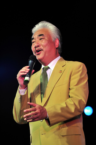 男高音歌唱家刘维维演唱.(新华社记者 蒋国鹏 摄)