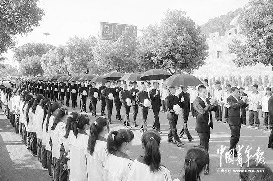 中国远征军遗骸归国记:铁血悲情尘封70载(图)(2)