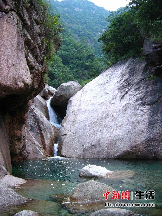 ���µ�һ��ɽ——��ɽ