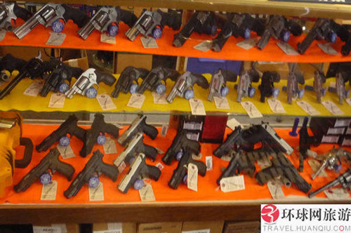 实拍美国枪店:店门大开 装潢相当考究(组图) (14)