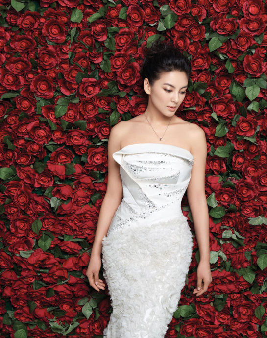 明星都想结婚张雨绮婚纱大片