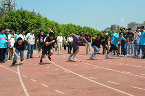 �й��ð�������������ѧ���˶����ڿ��޾���