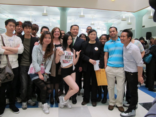 美国社区学院庆亚裔传统月中国学生秀东方风情