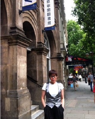 ��Ӣѧ�ӵ�������ͼ��ݹݳ�����������Ӣ����