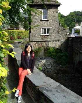 ��ӢŮ�������裺�������ഺ�ӱ�