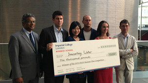 ��Ӣ̨����ѧ����ƾ�ˮϵͳ�츣������Сѧ��ͼ��