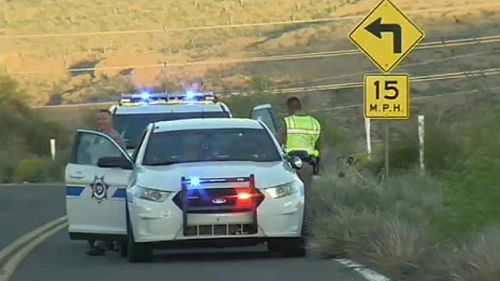 ������������һ�й�ѧ���ݳ�׹������һ�˿�����