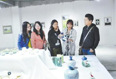 �����顱��Ů��У�����з��������β�Ʒ