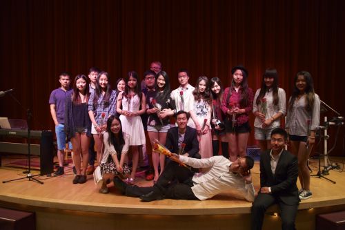 加州大学中国留学生举办毕业季音乐会歌声送祝福