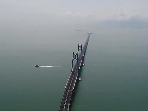 港珠澳大桥和广深港高铁成春节游打卡网红地