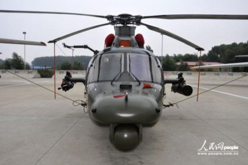 中国空军装备的直-9wa型武装直升机 摄影:人民网记者 杨铁虎