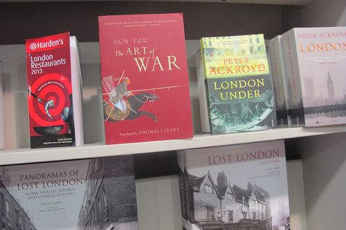 ���ӱ���ȫ���У�Ӣ������ý������������ߵ�̨ǰ