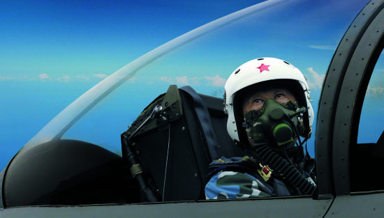 王昂:蓝天白云献青春