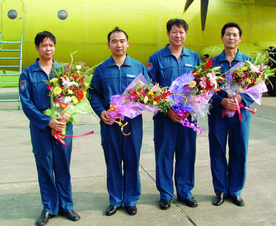 ǿ��������������--д��Ӣ�۵Ŀվ��Է�ԱȺ��