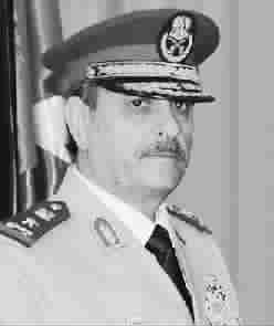 揭秘叙利亚现任国防部长曾获老阿萨德亲自授勋