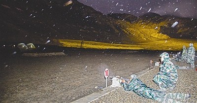 新疆军区应急保障旅高原训练采集寒区保障数据