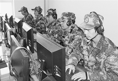 新疆阿合奇县人武部700余民兵网上同步学习
