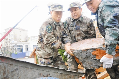 ɽ��ʡ����ĳ������100�����ٱ�����ȼ�ֳ���Ԯ