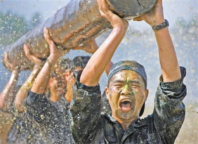 陆军第12集团军训练突发险情指导员推开战友牺牲