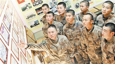 �ٱ���ϰ�б���˿�������ұۼ򵥰����治��ɫ