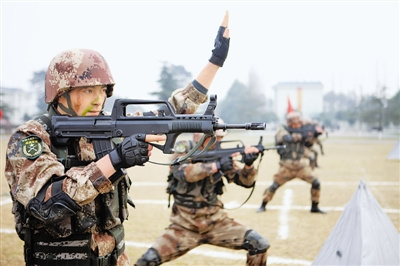 ��13���ž�ĳ�ſ�չ����Ա���俪ѵ��ǿ���ͷ