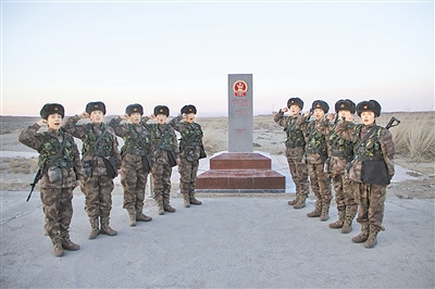 女新兵首次体验巡逻执勤:空气凛冽呛得人难喘气