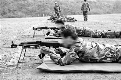 仗怎么打兵就该怎么练评论称练兵必须先戒娇气