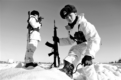 哨兵穿充气防寒鞋执勤可保暖3个小时以上(图)